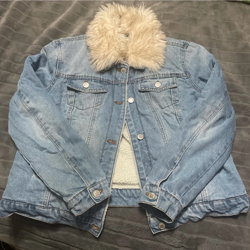 Women's Blue Denim Jacket with Faux Fur Collar